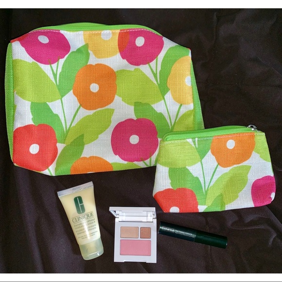 Clinique Other - Clinique 5 Pc Cosmetic Bag/Makeup Set 🌺